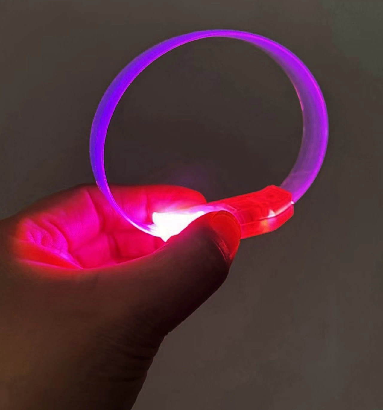 3 Modlu Pilli Led Isikli Esnek Parti Bilekligi Pembe 119851437 Sw1280sh1370 700x749 3 Modlu Pilli LED Işıklı Esnek Parti Bilekliği Pembe najmaddin.com 3 Modlu Pilli LED Işıklı Esnek Parti Bilekliği Pembe