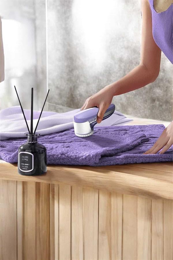 giysilerinizdeki istenmeyen tiftik ve topaklanmaları zahmetsizce temizlemek için tasarlanmış pratik bir üründür. Kullanımı son derece kolay olan bu cihaz