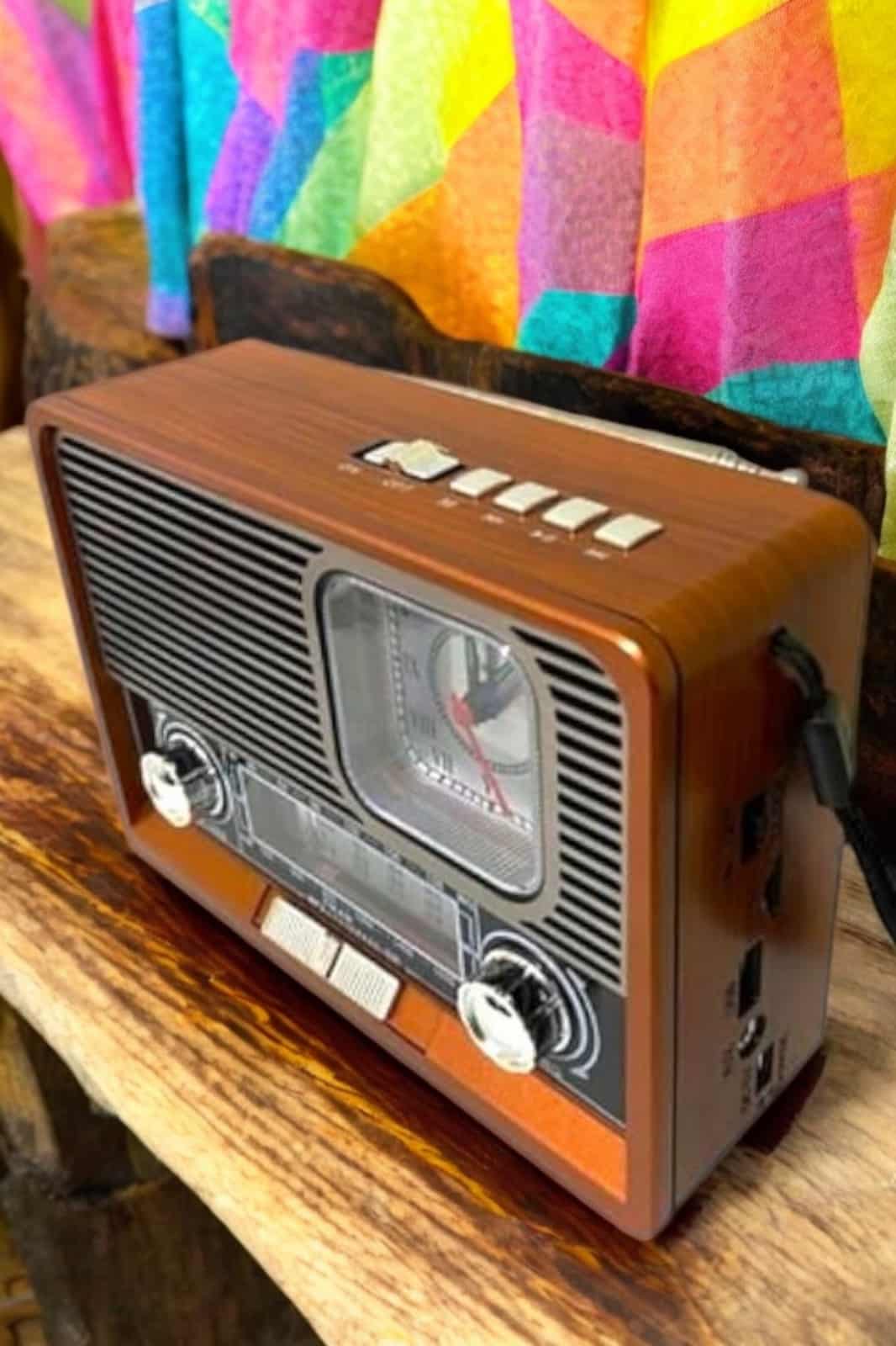 her mekânda şıklığı ve işlevselliğiyle dikkat çekiyor. Radyo