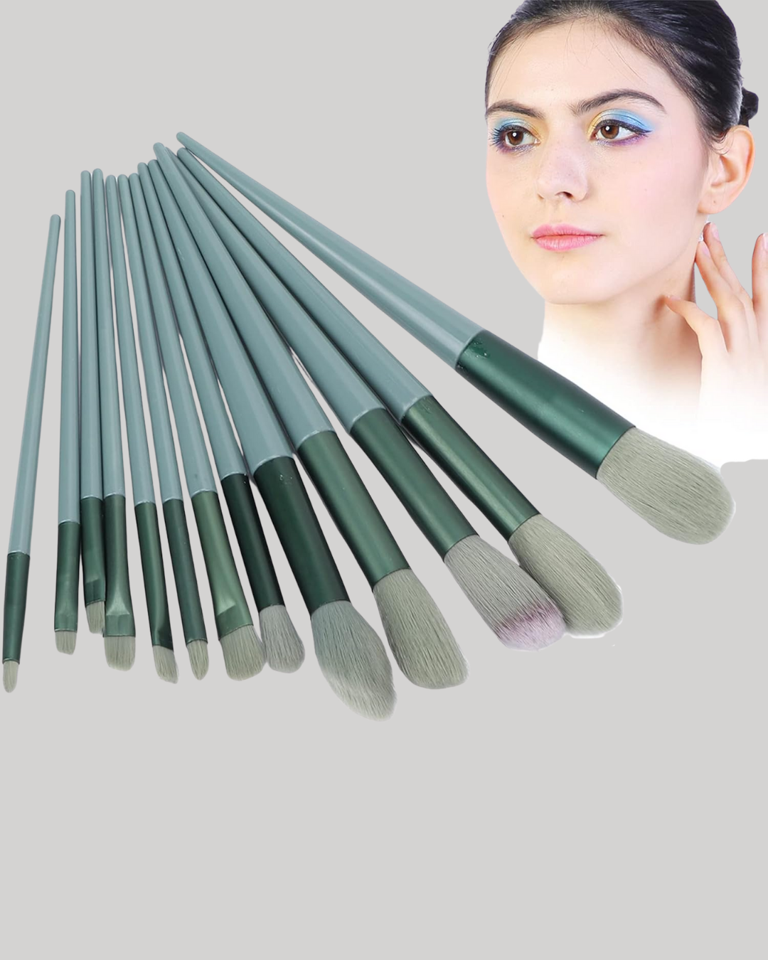 güçlü toz tutma özelliğine sahip yoğun fiber kıllarıyla makyaj ürünlerinin ciltte sabitlenmesine yardımcı olur. Farklı boyutlardaki fırçalar