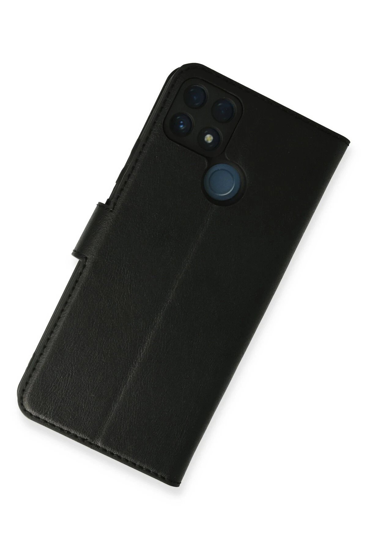 Trend S Plus Kapaklı Telefon Kılıf✅ Koruma estetik ve çok yönlü kullanım bir aradaTrend S Plus Kapaklı Kılıf yalnızca bir koruma aracı değil aynı zamanda cihazınızı günlük yaşamda daha işlevsel hale getiren akıllı bir aksesuardır Yüksek kaliteli dış deri kaplama ve darbe emici iç yapı sayesinde hem dış etkilere karşı maksimum güvenlik sağlar hem de zarif bir görünüm sunar✅ Stand özelliği ile konforlu izleme deneyimiBu modelin en dikkat çekici özelliği katlanabilir arka kapağı sayesinde telefonunuzu yatay konumda sabit bir standa dönüştürmesidir Video izlerken görüntülü konuşma yaparken ya da masa üstünde eller serbest kullanım gereken tüm anlarda cihazınızı rahatça konumlandırabilirsiniz Yalnızca koruma değil aynı zamanda günlük kullanımda aktif destek sunan fonksiyonel bir yapı sunar✅ Fonksiyonel detaylar akıllı tasarımla buluştuKapaklı tasarım ekranı çizik toz ve darbelere karşı korurken iç yüzeydeki kart yuvaları cüzdan taşıma ihtiyacını ortadan kaldırır Manyetik kapama sistemi kapağı güvenli biçimde kapalı tutar ekranın açık kalmasını önler TPU iç kasa cihazı sıkıca sarar ve düşmelere karşı tampon etkisi sağlar✅ Hafif ergonomik ve şıkCihazın orijinal formuna uyumlu olarak tasarlanmıştır avuç içinde rahatlıkla tutulur ekstra hacim oluşturmaz Tüm butonlar portlar ve kamera çıkışları için lazer hassasiyetinde kesimlere sahiptir kullanım konforunu kesintiye uğratmaz✅ Neden Trend S Plus tercih edilmeliTelefonunuzu yalnızca korumakla kalmaz aynı zamanda gündelik yaşamda bir stand cüzdan ve aksesuar çözümü olarak çok yönlü fayda sağlar Stand özelliğiyle işlevselliği artırırken kart bölmeleri ve şık görünümüyle stil sahibi bir deneyim sunar Profesyonel kullanıcılar video izlemeyi sevenler ya da ofis masasında cihazını rahatça kullanmak isteyen herkes için ideal çözümdür