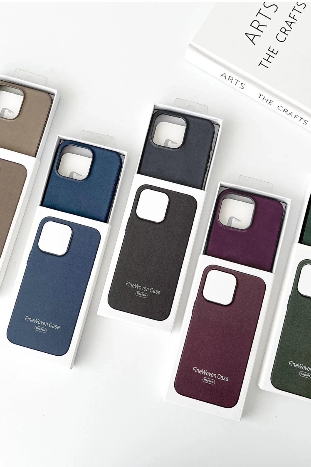 iPhone 15 Pro Kılıf Karen Magsafe Kapak - Siyah-(5796)