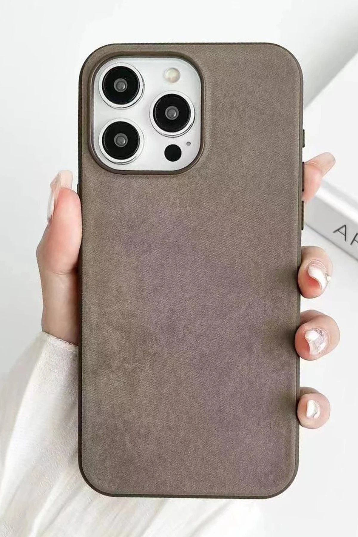 iPhone 15 Pro Max Kılıf Karen Magsafe Kapak - Kahverengi-(5796)