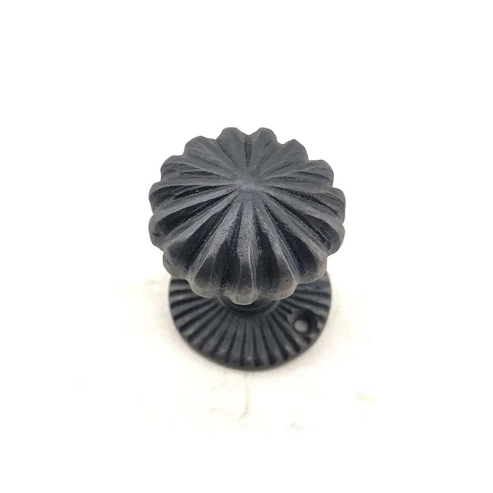 Antika Tarz Dekoratif Pirinc Acarli Kapi Babasi 50mm Oksit 127986110 Sw1000sh1000 700x700 Eco Lounge Antika Tarz Dekoratif Pirinç Açarlı Kapı Babası - 50mm, Oksit najmaddin.com Eco Lounge Antika Tarz Dekoratif Pirinç Açarlı Kapı Babası - 50mm