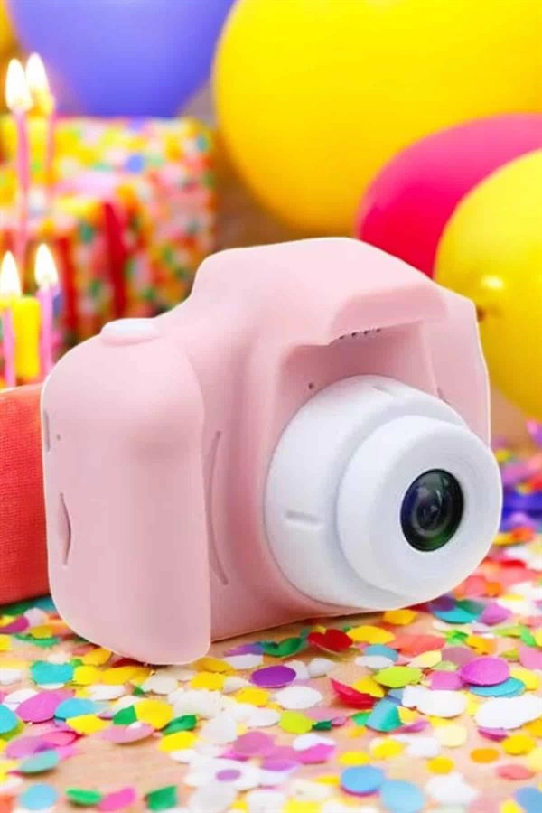 Cocuk Kamerasi Dijital 1080p Hd Kaliteli Mini Fotograf Makinesi Profesyonel 382357566 Sw600sh900 Çocuk Kamerası Dijital 1080P HD Kaliteli Mini Fotoğraf Makinesi Profesyonel najmaddin.com 3-12 yaş arası çocukların yaratıcı dünyasını geliştirmek için tasarlanmış çok yönlü bir dijital fotoğraf makinesidir. Çocukların fotoğraf çekme ve video kaydetme becerilerini eğlenceli bir şekilde öğrenmesini sağlayan bu ürün