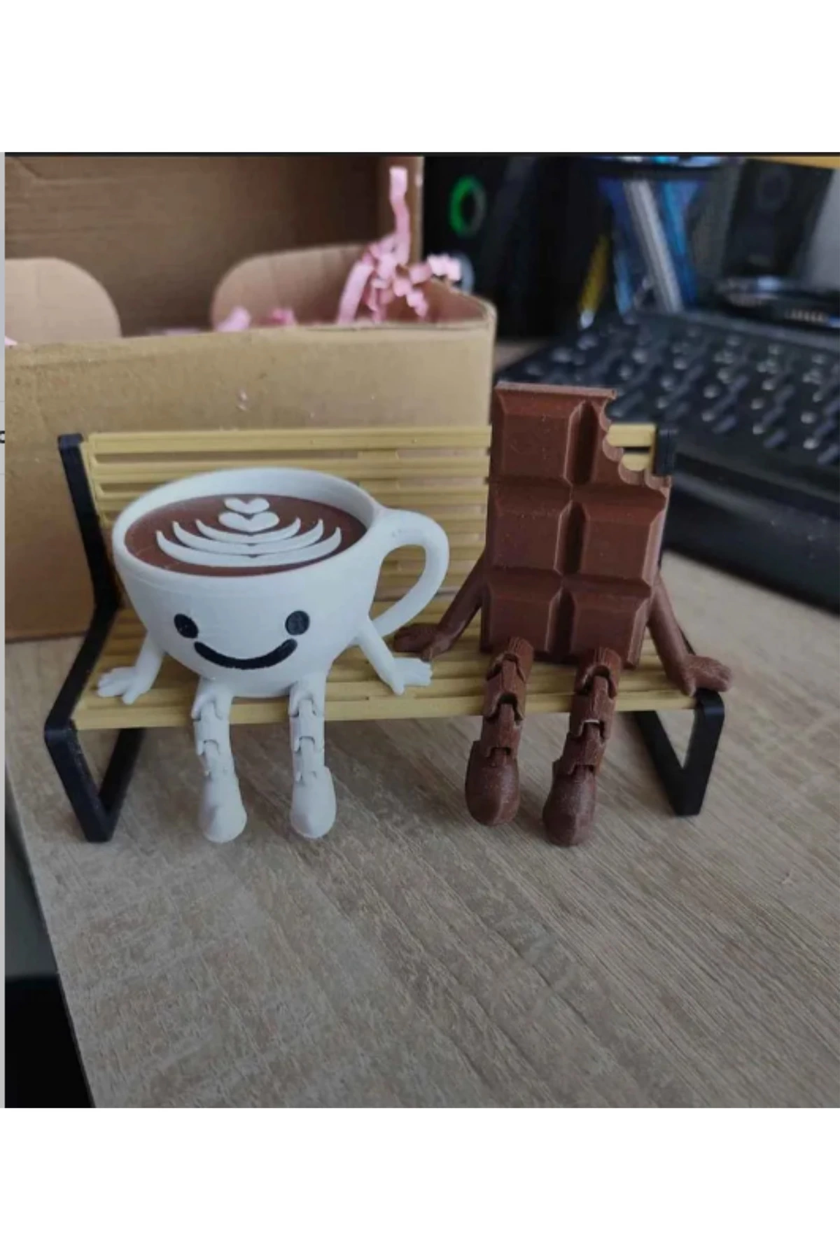 Cok Sevimli Bank Uzerinde Cikolata Ve Espresso Biblo Seti 3 Lu Dekoratif Figur Hediyelik Ceyizlik 242209760 Sw1200sh1800 700x1050 Çok Sevimli Bank Üzerinde Çikolata Ve Espresso Biblo Seti / 3'lü Dekoratif Figür Hediyelik Çeyizlik najmaddin.com Çok Sevimli Bank Üzerinde Çikolata Ve Espresso Biblo Seti / 3'lü Dekoratif Figür Hediyelik Çeyizlik - Görsel 3