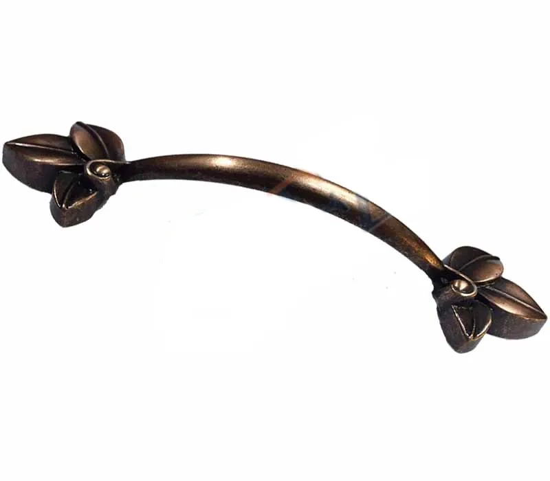 Dekoratif Zamak Yaprak Kulp - 96mm