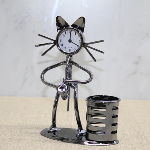 Metal Saksafon Çalan Müzisyen Kedi Saat Ve Kalemlik