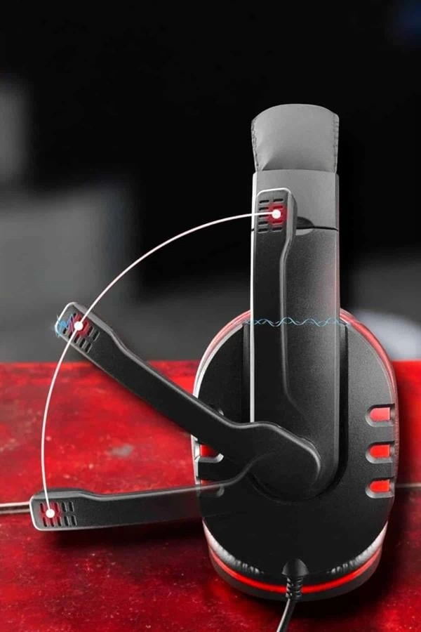 Oyun tutkunları için özel olarak geliştirilen bu kablolu oyuncu kulaklığı