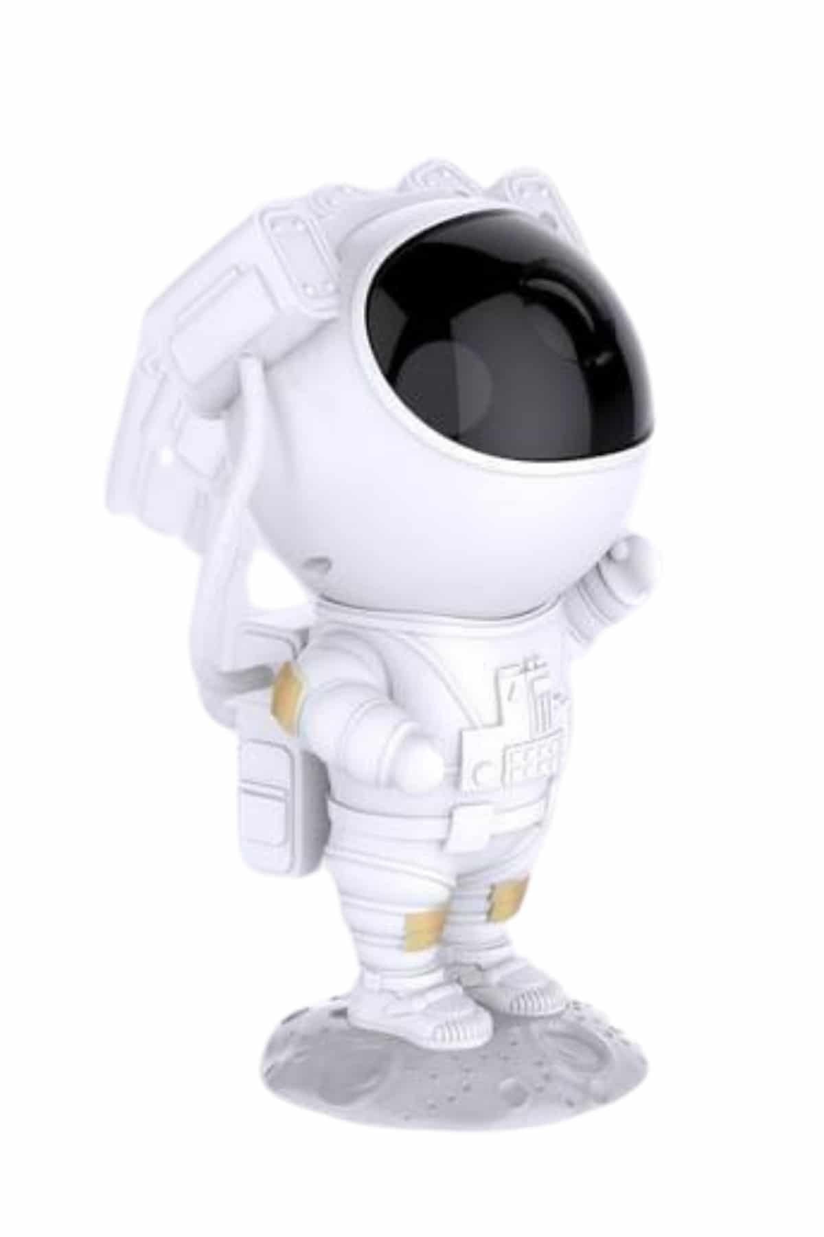 Najmaddin.com 2 1245 700x1050 Astronot Şeklinde Bluetooth Hoparlör Gökyüzü Kumandalı Aydınlatma Lamba najmaddin.com keskin ve dayanıklı çelik bıçaklar sayesinde pürüzsüz bir tıraş sağlar. Kablosuz Kullanım: Şarj edilebilir bataryası ile kabloya ihtiyaç duymadan özgürce kullanım imkânı. Yüksek Performanslı Motor: Sessiz çalışan güçlü motoru sayesinde etkili ve konforlu tıraş deneyimi. Ergonomik Gövde: Kaymaz yüzeyi ve hafif yapısı sayesinde kolay kavrama ve kullanım rahatlığı. LED Güç Göstergesi: Şarj durumu ve pil seviyesi hakkında görsel bilgi sunar. Farklı Uzunluk Ayarları: Farklı saç ve sakal stilleri için uygun