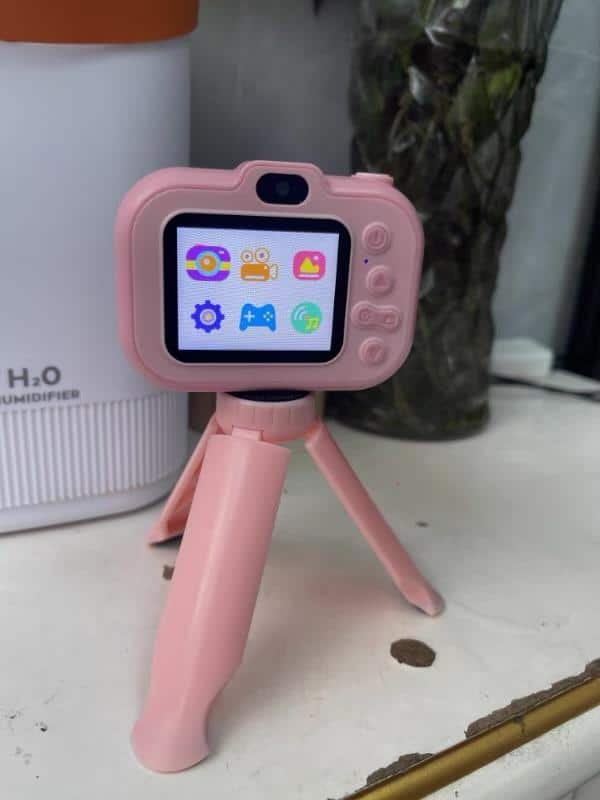 Najmaddin.com 2 1556 Ayaklı Mini Fotoğraf Makinesi Çocuk Için Eğitici Video Kamera (Kopya) najmaddin.com 3-12 yaş arası çocukların güvenle kullanmasını sağlar. Kamera