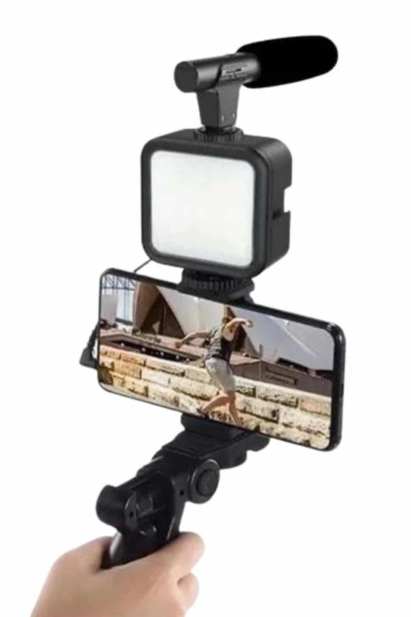 Najmaddin.com 4 1345 Telefon Tutucu Mini Mikrofonlu Tripod Vlog Çekim Video najmaddin.com ister seyahatlerde ister evde kullanımda size büyük bir kolaylık sağlar. Mini tripod