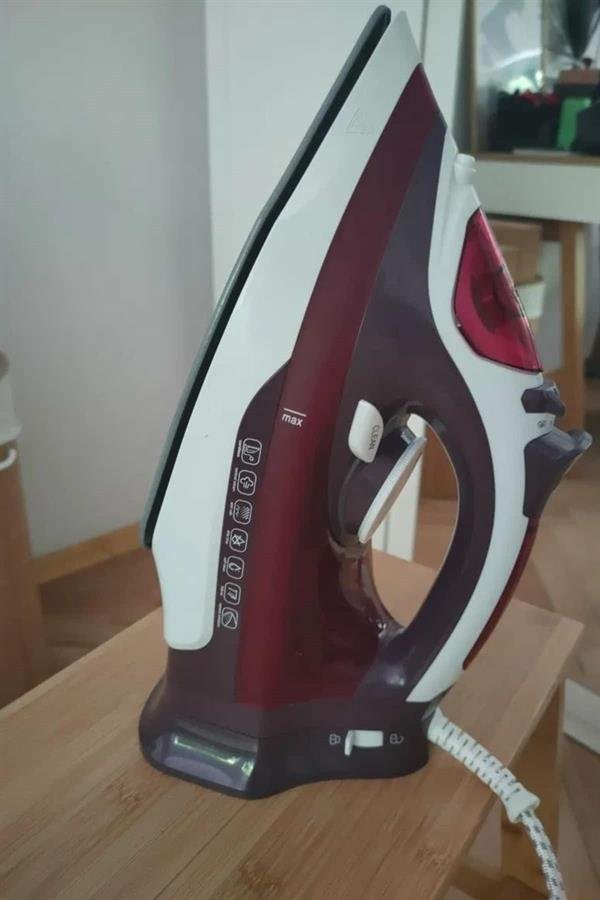 Najmaddin.com 4 1371 Modern Tasarım 2200W Dayanıklı Buharlı Seramik Kaplama Ütü najmaddin.com pürüzsüz bir kayma sağlayarak ütüleme işleminin hızını artırırken