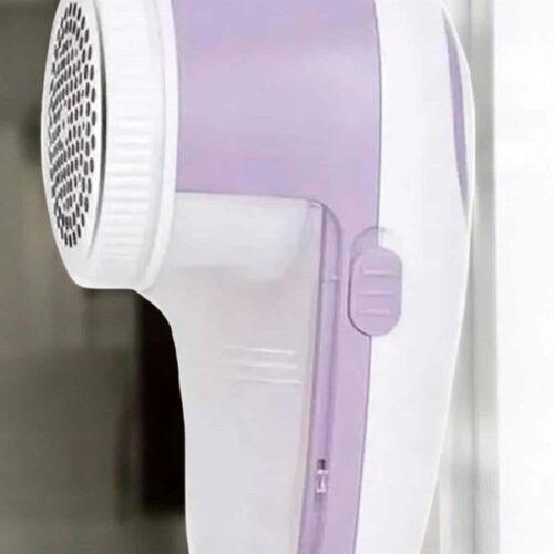 Tiftiklerden ve kumaş yüzeyindeki topaklanmalardan kurtulmanın en hızlı ve etkili yolu olan bu Şarjlı Tiftik Temizleyici