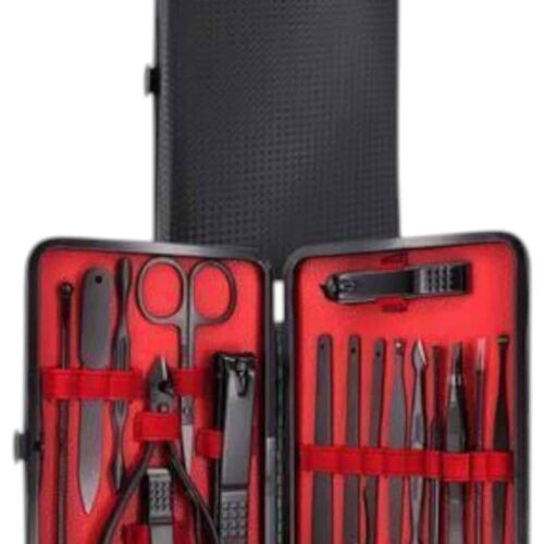 Özel tasarımıyla dikkat çeken bu 17 parçalık manikür seti