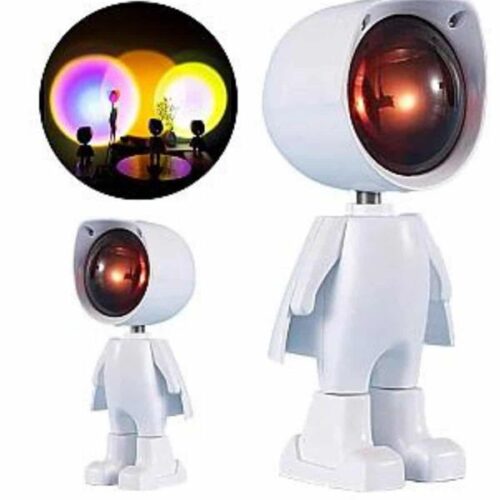 Bu sevimli astronot temalı gün batımı projektör lambası