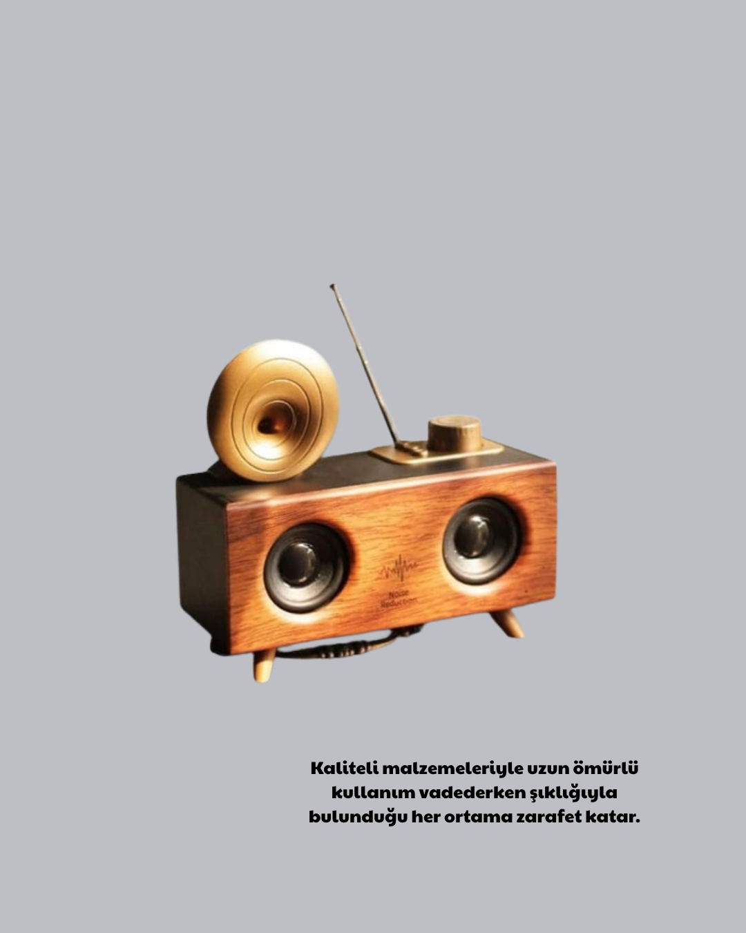 Nostaljik Gramofon Bluetooth Hoparlor Fm Radyo Usb Sd Kart Destekli 357908579 Sw1080sh1350 700x875 Nostaljik Gramofon Bluetooth Hoparlör – FM Radyo + USB + SD Kart Destekli najmaddin.com 1800 mAh kapasitesindeki bataryasıyla uzun süreli performans sunar. Yaklaşık 1 saat içinde tam şarj olur ve ses seviyesine bağlı olarak 5 ila 24 saat arası kesintisiz müzik deneyimi sağlar.USB kablosu