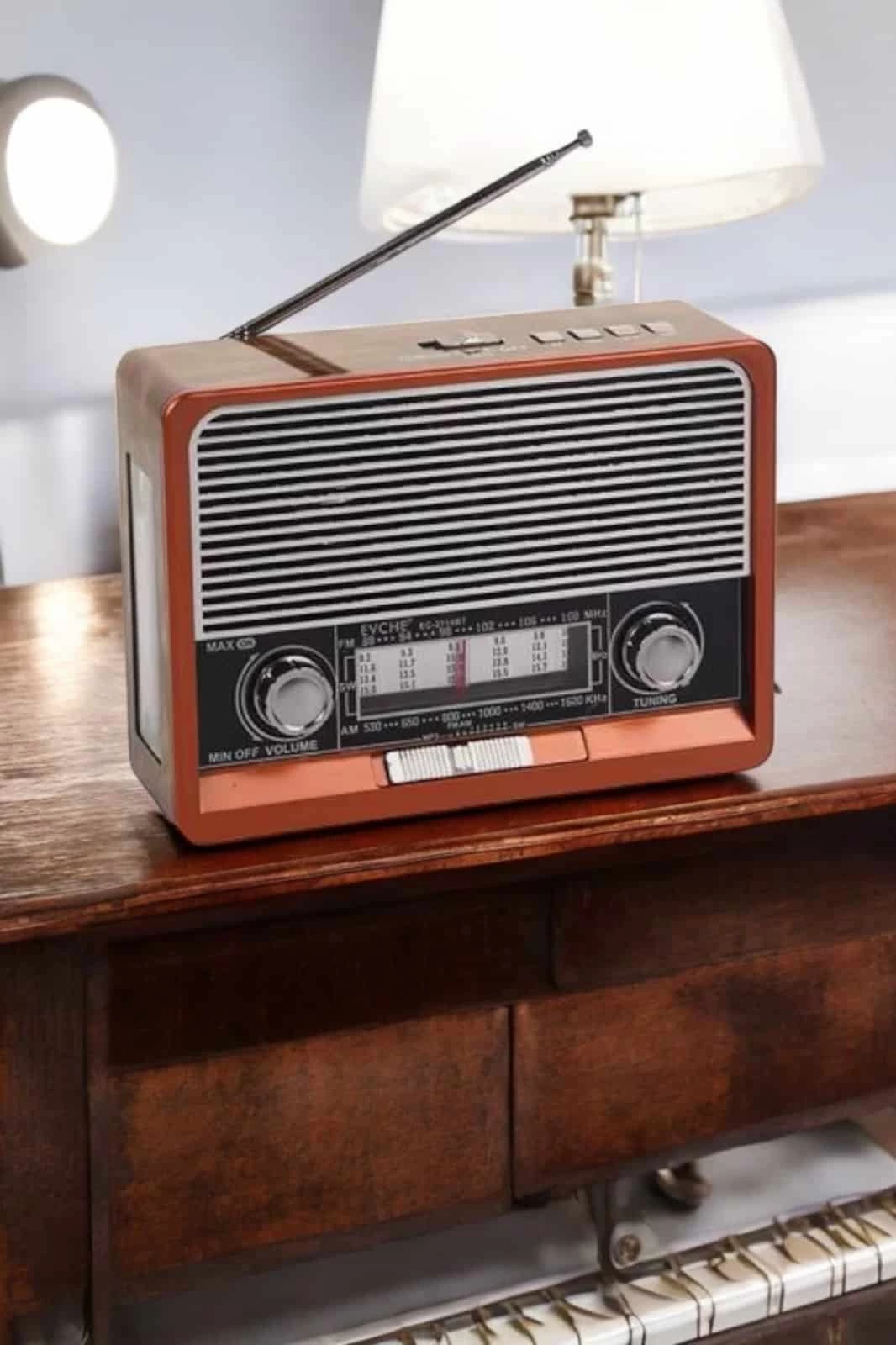 Nostaljik Radyo Usbaux Ve Sd Kart Girisli Bluetooth Baglantili 399907933 Sw1066sh1600 700x1051 Nostaljik Radyo USB,AUX Ve SD Kart Girişli Bluetooth Bağlantılı najmaddin.com Tasarım ve Kullanım Kolaylığı: Ahşap Kasa: Retro esintiler taşıyan zarif tasarımı