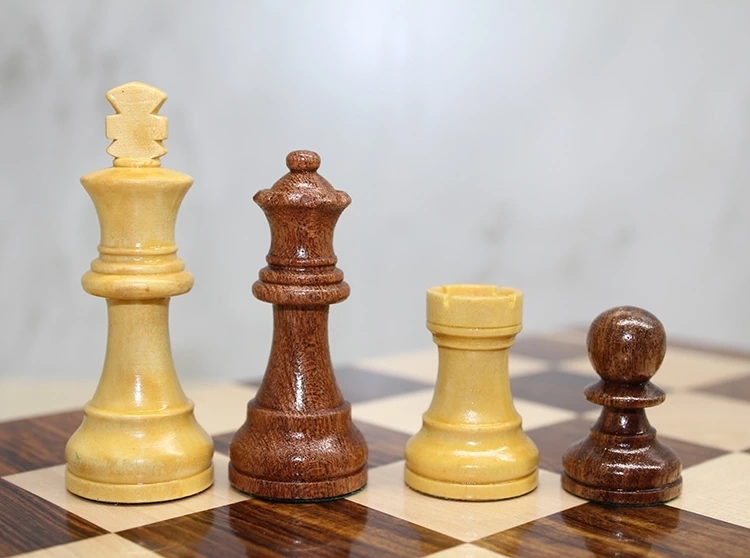 Özel Vernikli Mıknatıs Taşlı Ahşap Katlanabilir Kutulu Satranç Oyunu 12.5 Cm G220