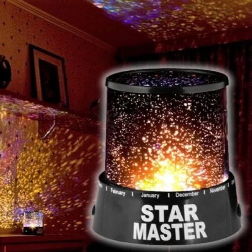 Star Master Gece Lambasi 346263934 Sw500sh500 Star Master Gece Lambası najmaddin.com daha keyifli bir uyku uyumalarını sağlayın.Led ışık ve yansıtıcı iç yüzey ile renk cümbüşü yaşayın. Ürün Özellikleri:ABS plastikten üretilmiştir.Led seçeneğinde renkler yavaş bir şekilde otomatik değişir.Üst kısımda bulunan kabini çevirerek ışık yoğunluğunu duvara yada tavana daha yoğun aktarabilirsiniz.3 adet AAA pil yada 5 V adaptörle çalışır. (Piller ve adaptör kutuya dahil değildir.) Paket İçeriği:1 adet Projeksiyon Gece Lambası Star Master