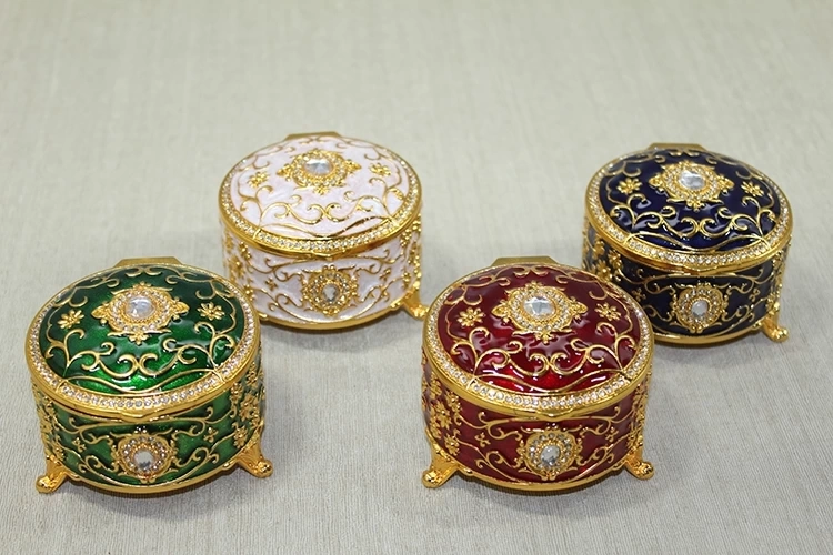 Swaroski Tasli Kutu Alk4295 180125029 Sw750sh500 700x467 Swaroski Taşlı Kutu Alk4295 najmaddin.com Swaroski Taşlı Kutu Alk4295