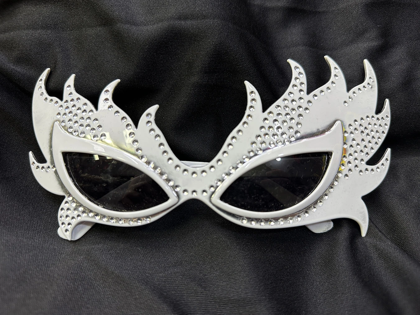 Taşlı Göz Kamaştıran Gecenin Yıldızı Beyaz Parti Alev Gözlük