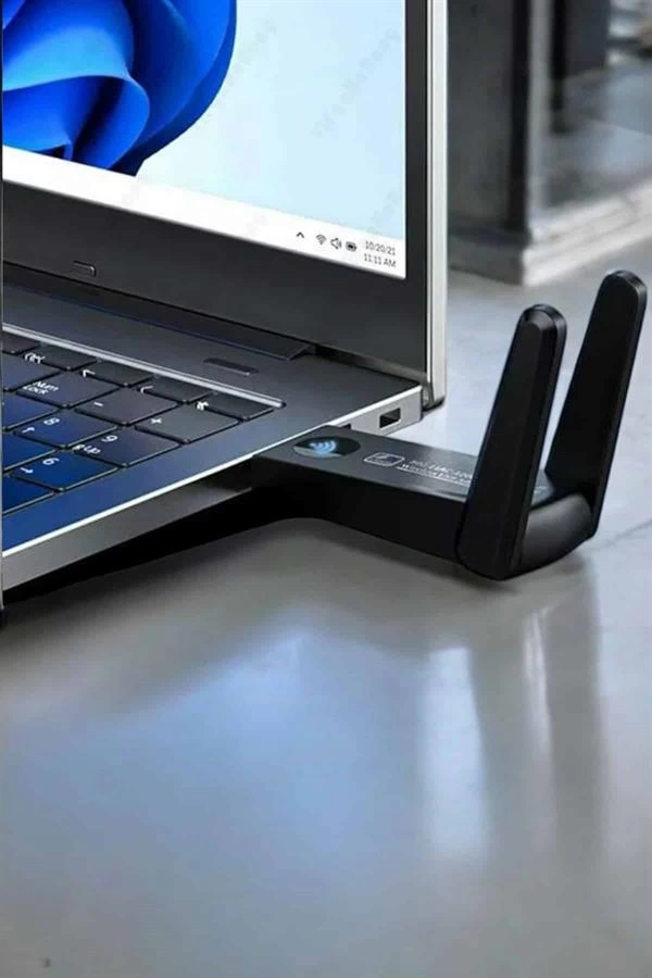 Wifi Alici Wifi Adaptoru Usb Girisli 30 321551312 Sw600sh900 Wifi Alıcı Wifi Adaptörü USB Girişli 3.0 najmaddin.com 1200 Mbps’ye kadar hız sunarak internet deneyiminizi bir üst seviyeye taşır. Çift bant teknolojisi sayesinde 2.4 GHz ve 5.8 GHz frekanslarında çalışarak