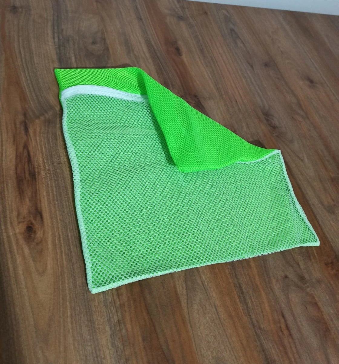 Yesil Fermuarli Hassas Camasir Terlik Ayakkabi Yikama Filesi Buyuk Boy 337911696 Sw1120sh1201 700x751 Yeşil - Fermuarlı - Hassas Çamaşır Terlik Ayakkabı Yıkama Filesi Büyük Boy najmaddin.com Yeşil - Fermuarlı - Hassas Çamaşır Terlik Ayakkabı Yıkama Filesi Büyük Boy - Görsel 3