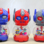 Dans Eden Işıklı Robot Kumbara