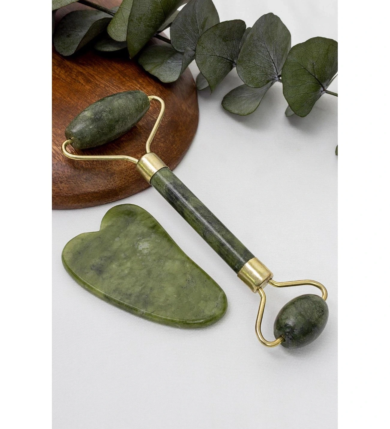 Jade Roller Gua Sha Tasi Seti 236081398 Sw1300sh1430 700x770 Jade Roller Gua Sha Taşı Seti najmaddin.com Cilt bakımına önem veren herkesin kullanması gereken üründür.Yeşim Taşı Ürün Özellikleri :Yanaklar