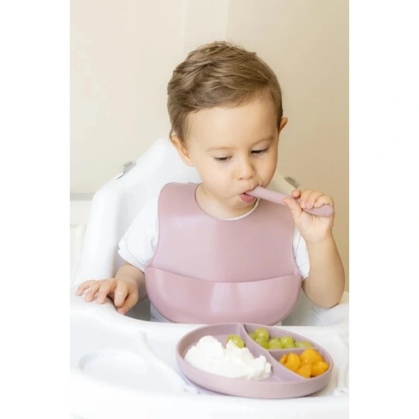 Pembe 3lu Silikon Yemek Seti Onluk Dis Kasiyicili Kasik Vakumlu Tabak 347540358 Sw600sh600 Pembe 3’lü Silikon Yemek Seti – Önlük + Diş Kaşıyıcılı Kaşık + Vakumlu Tabak najmaddin.com Pembe 3’lü Silikon Yemek Seti – Önlük + Diş Kaşıyıcılı Kaşık + Vakumlu Tabak - Görsel 3