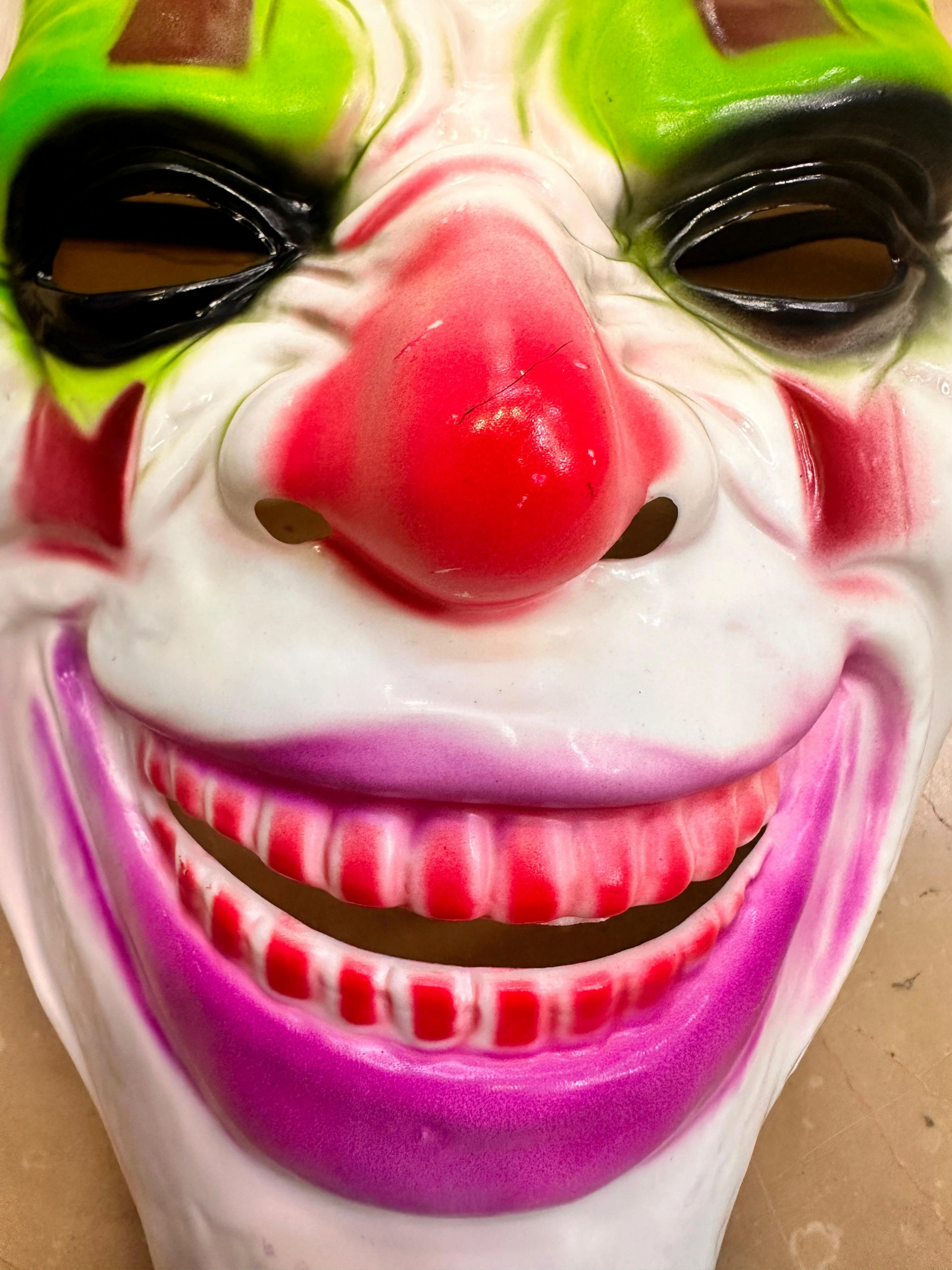 Psikopat Palyaco Temali Joker Maskesi 387534245 700x933 Psikopat Palyaço Temalı Joker Maskesi najmaddin.com Psikopat Palyaço Temalı Joker Maskesi - Görsel 3