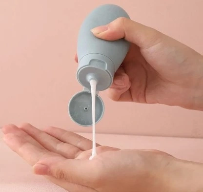 Seyahat Banyo Seti 386843729 Sw416sh393 Seyahat Banyo Seti najmaddin.com seyahat edenler için tasarlanmış pratik bir üründür. Set içinde 3 adet boş şişe bulunmaktadır