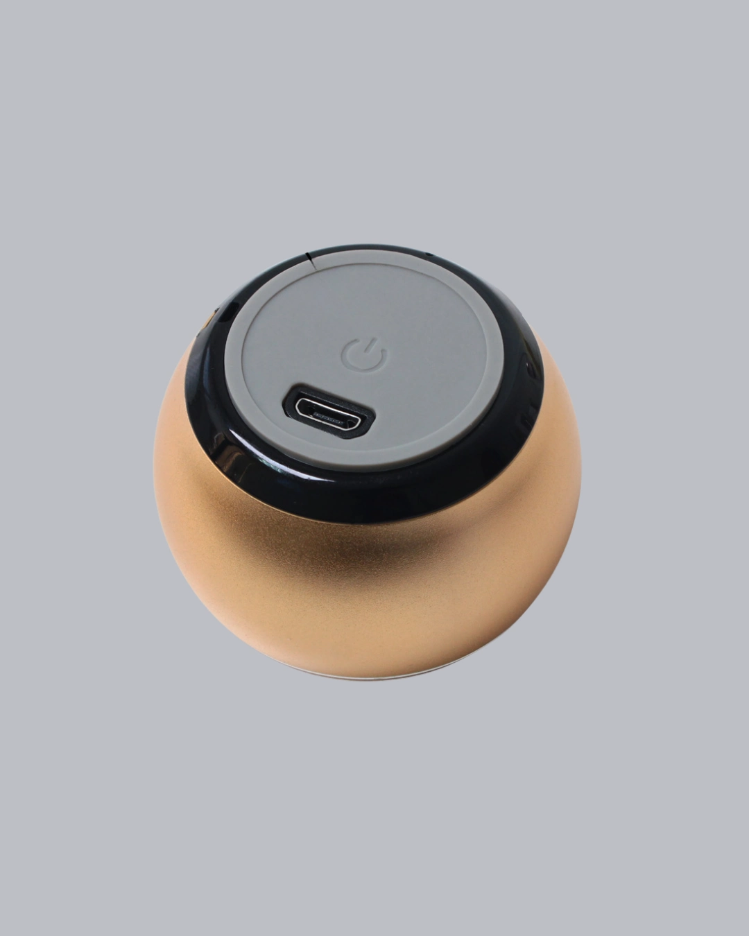 Tasinabilir Bluetooth Hoparlor Yuksek Ses Kaliteli Mini Tasarim 275325238 Sw1080sh1350 700x875 Taşınabilir Bluetooth Hoparlör Yüksek Ses Kaliteli Mini Tasarım najmaddin.com Bu mini Bluetooth hoparlör