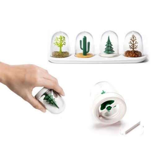 562741422293 3 500x500 1 Seasoning Shakers Dört Mevsim Baharatlık najmaddin.com Her baharatlığın içinde mevsime uygun bir ağaç figürü bulunur ve içerisine koyduğunuz baharata göre gerçekçi bir mevsim görünümü oluşur. Adeta minyatür bir kar küresi havası veren bu tasarım