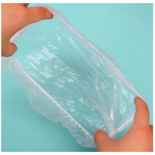 562741435041 3 500x500 1 Lastikli Tencere Ve Tabak Bonesi 100 Adet 24cm najmaddin.com buzdolabında keskin kokulu gıdaların diğer yiyeceklere etki etmesini önler.Bakteri ve Toz Koruması: Açıkta bırakılan gıdaların dış etkenlerle temasını keserek hijyenik bir saklama ortamı oluşturur ve bakteri üremesini minimize eder.Esnek ve Dayanıklı: Stretch özelliği sayesinde farklı formdaki kaplara (yuvarlak
