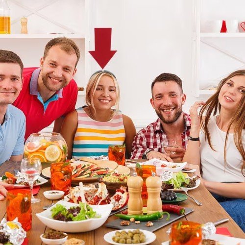 562741435820 3 500x500 1 Kişiselleştirilebilir Ok Taç – Üzerine Yazı Yazılabilen Parti Tacı Kırmızı Renk najmaddin.com konsept partiler