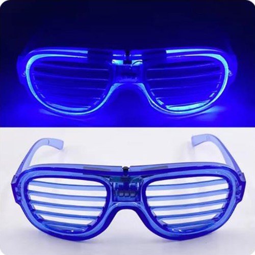 562741435924 5 500x500 1 Mavi Led Işıklı Parti Gözlüğü - Neon Glow Şerit Gözlük 3 Modlu najmaddin.com festivallerin ve gece etkinliklerinin vazgeçilmez eğlencesi: Mavi LED Işıklı Parti Gözlüğü ile ışığın merkezinde olun! Şerit tasarımı ve güçlü mavi LED ışıkları sayesinde karanlık ortamlarda dikkatleri üzerinize çekin. Dayanıklı plastikten üretilmiş bu gözlük