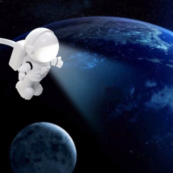 SHT22773 Usb Astronot Lamba Resim 1745 Usb Astronot Lamba najmaddin.com Usb Astronot Lamba