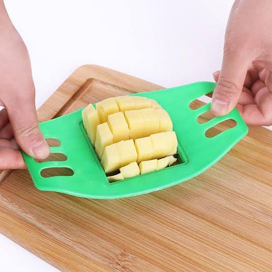 SHT34340 IMG 0673 Pratik Patates Kesme Aleti najmaddin.com böylece kesim işlemi sırasında kolayca kontrol edilebilir.Alet
