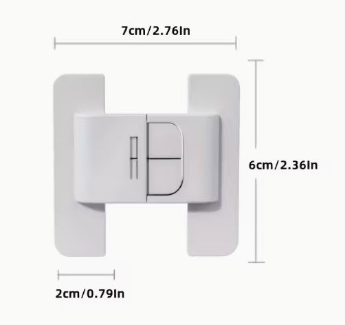 SHT96212 Kenarkilidi 2 4 Adet Buzdolabı Çekmece Ve Dolap Kapağı Çocuk Kilidi najmaddin.com evdeki tehlikeli alanlara çocukların erişimini engelleyerek güvenli bir yaşam alanı oluşturmak için tasarlanmış pratik bir güvenlik çözümüdür. Çift butonlu güvenlik mekanizması sayesinde kilidin açılması için iki tuşa aynı anda basılması gerekir; bu işlem yetişkinler için son derece kolayken çocukların motor becerileri bu eylemi yapmaya yeterli olmayacağı için güvenliğinizi maksimum seviyeye taşır. Buzdolabı