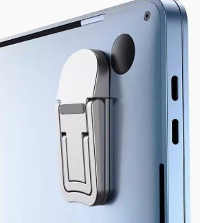 SHT98493 Tabletstandd1 Laptop Standı 2 Kademeli Yükseltme Ayarlı - 2 Adet najmaddin.com çalışma konforunu artırmak ve ekran hizasını ergonomik seviyeye taşımak isteyen kullanıcılar için pratik bir çözümdür. 35 mm ve 60 mm olmak üzere iki farklı yükseklik kademesi sayesinde ekran seviyesi ihtiyaca göre ayarlanabilir ve boyun ile sırt üzerindeki baskının azaltılmasına yardımcı olur. Ergonomik tasarımı
