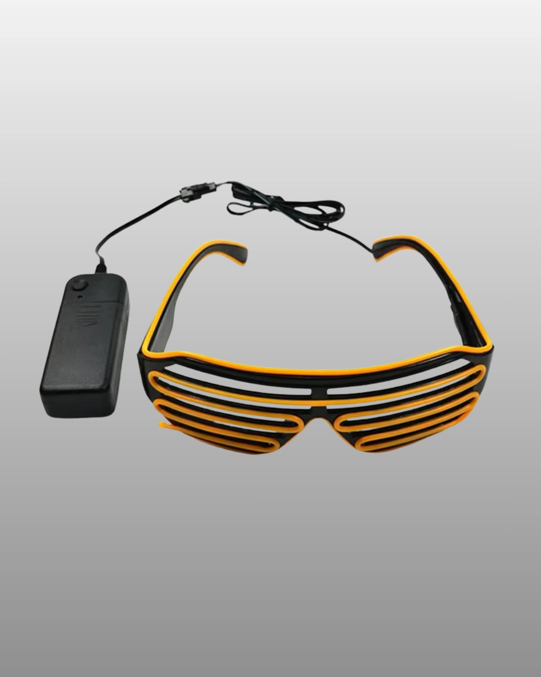 Enerjik Gece Etkinlikleri Icin Led Isikli Gozluk 3 66010536 Sw1080sh1350 700x875 Enerjik Gece Etkinlikleri İçin LED Işıklı Gözlük najmaddin.com gece eğlencelerinin vazgeçilmez aksesuarlarından biridir. Renkli LED detayları sayesinde bulunduğunuz ortamda enerjik ve dinamik bir görünüm oluşturur. Eğlencenin ruhunu yansıtan tasarımıyla dikkat çeker.Karanlık ortamlarda ışık efektleri ön plana çıkarak görsel bir şölen sunar. Parti