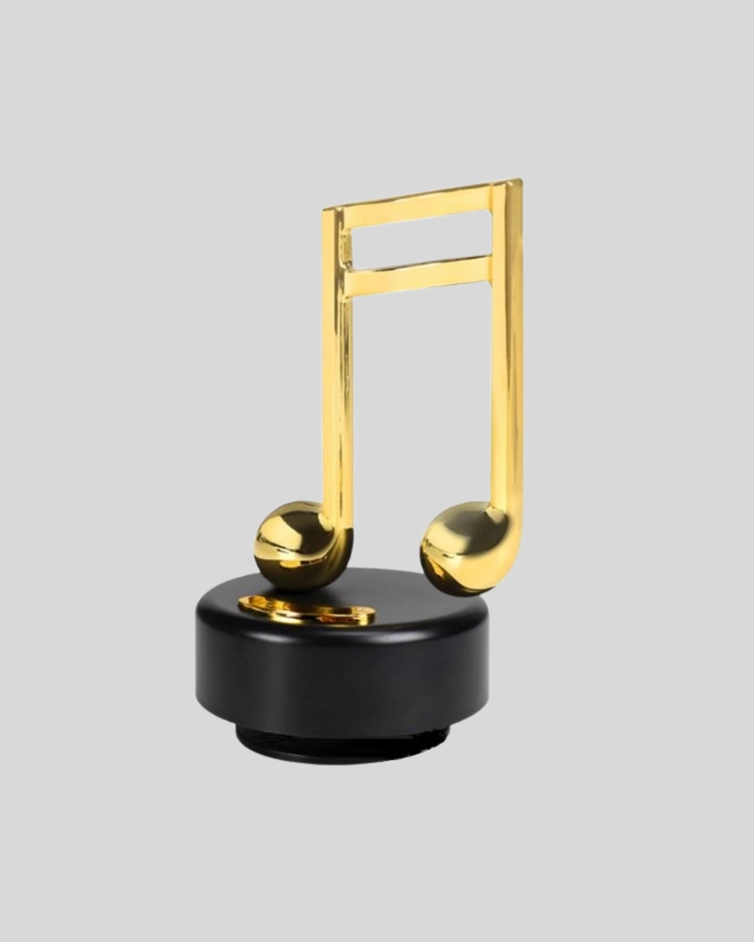 Melodious Music Altin Nota Figurlu Muzik Kutusu 435249998 Sw1080sh1350 700x875 Melodious Music Altın Nota Figürlü Müzik Kutusu najmaddin.com altın tonlarının ışıltısı ile birleştiğinde estetik bir sanat objesi ortaya çıkar. Bu özel tasarım hem müziğin enerjisini hem de dekoratif sanatın zarafetini yansıtır.Melodi çalmaya başladığında ortamda huzur veren yumuşak bir hava oluşur. Bu açıdan ürün hem duygusal bağ kurmaya yardımcı olur hem de dekoratif bir tamamlayıcı görevi görür. Evlerde