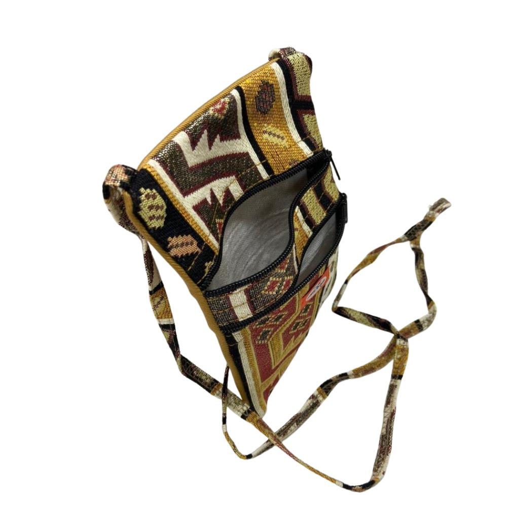 Otantik Desenli Fermuarli Askili Canta Ozel Dikim Gs301 25376 700x700 Otantik Desenli Fermuarlı Askılı Çanta Özel Dikim - GS301 najmaddin.com 14 cm x 20 cm boyutlarındadır. İç kısmı astarlıdır.