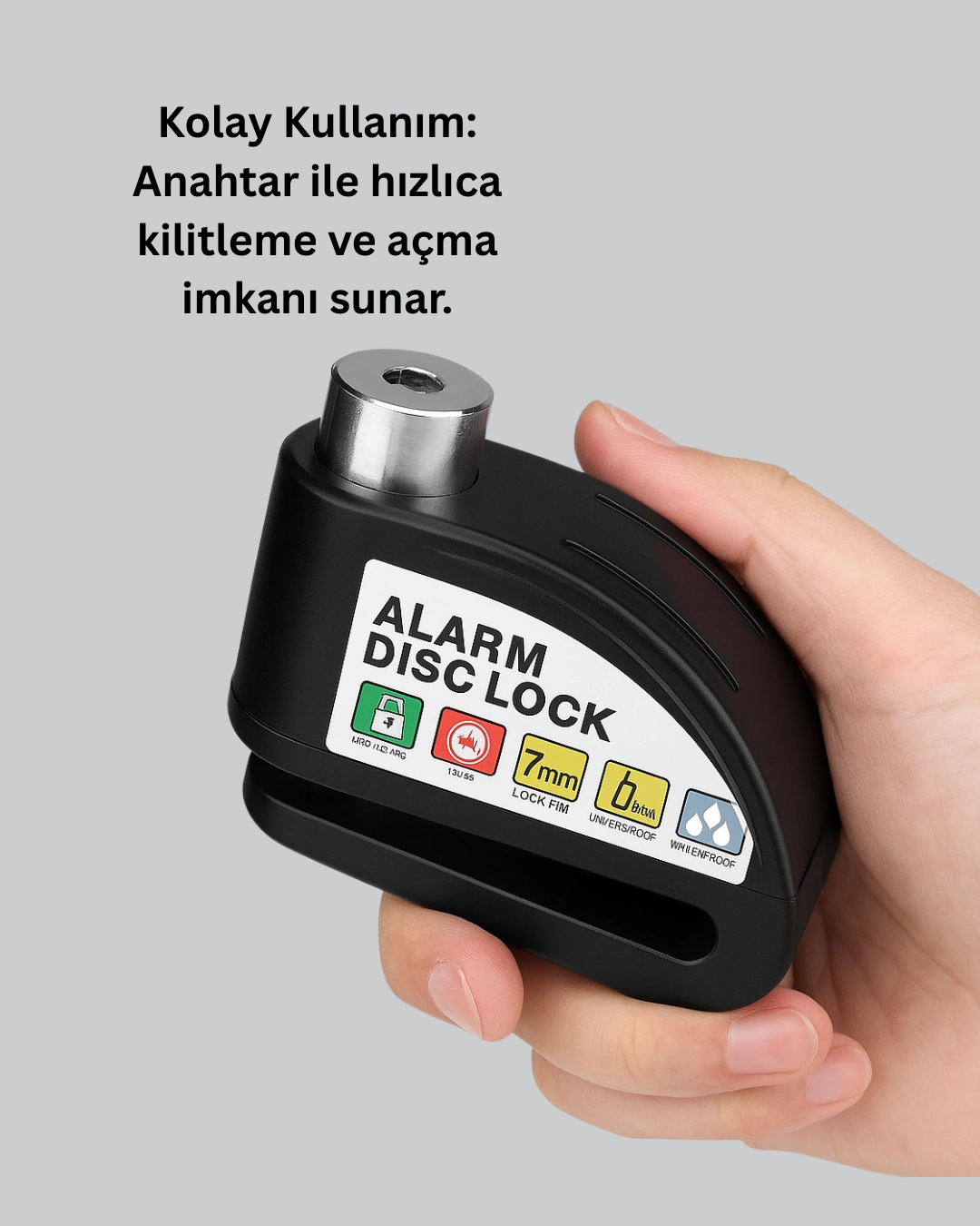scooter ve bisikletlerin disk freni üzerine monte edilerek kullanılır. Aracın hareket etmesini engelleyerek güvenlik sağlar. Şok sensörü darbe algıladığında güçlü 110 dB alarm devreye girer. Bu ses hem hırsızları caydırır hem de çevredeki kişilerin dikkatini çeker. Yüksek kaliteli metal gövdesi sağlamdır ve uzun ömürlü kullanım sunar. Suya ve paslanmaya dayanıklı yapısı sayesinde her hava koşulunda güvenle kullanılabilir. Kullanımı kolaydır; silindire basarak kilitleyebilirsiniz. Paket içeriğinde fren kilidi ve 2 adet anahtar bulunur.