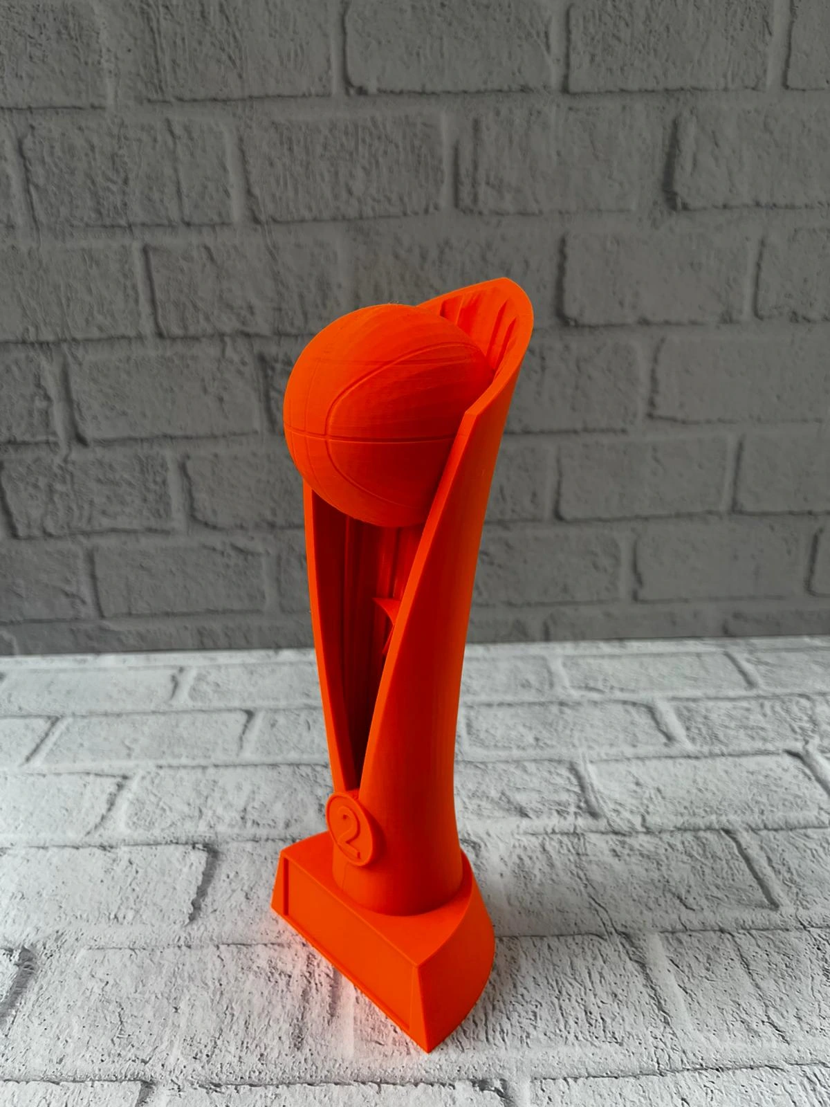 Turuncu Kupa 23cm Basketbol Temali Dekoratif Odul Biblosu 483498041 Sw1200sh1600 700x933 Turuncu Kupa 23cm Basketbol Temalı Dekoratif Ödül Biblosu najmaddin.com ona dinamik ve dikkat çekici bir görünüm kazandırır. Dayanıklı malzemeden üretilmiş olup renk canlılığını uzun süre korur. Ev