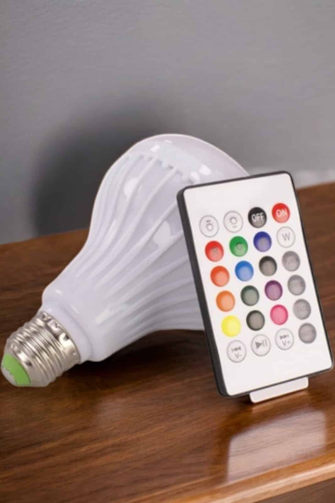 WhatsApp Gorsel 2024 12 26 Saat 14.21.17 E91a7353 700x1051 Kablosuz Bluetooth Hoparlör Led Lamba najmaddin.com hem müzik dinlerken hem de çevrenizdeki atmosferi aydınlatırken estetik açıdan tatmin edici bir deneyim sunar. Şık ve modern tasarımı ile her türlü dekorasyona kolayca uyum sağlar. Özellikle evde