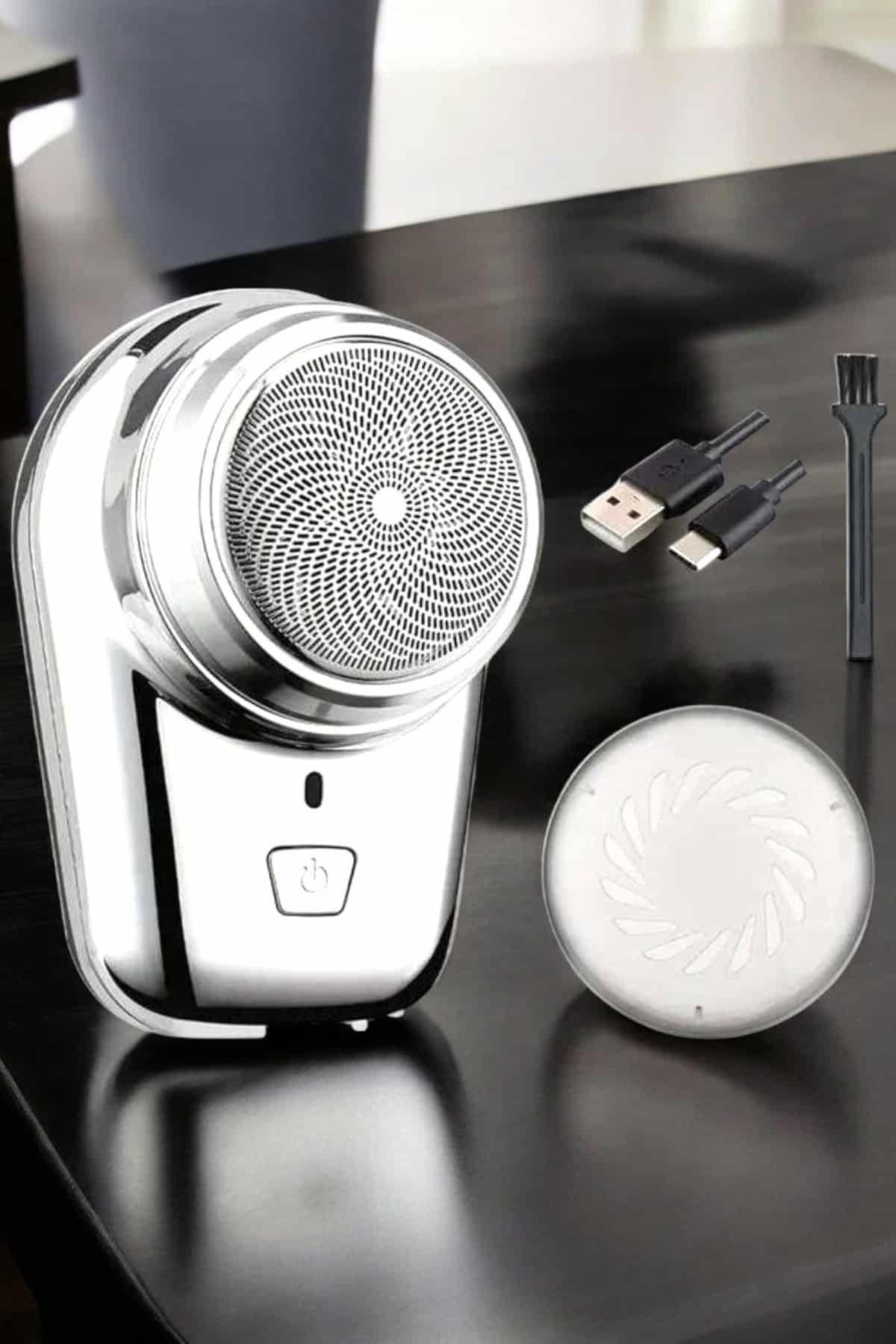 WhatsApp Gorsel 2025 01 07 Saat 11.03.32 2a779acb Photoroom 700x1050 Seyahat Tipi Tıraş Makinesi Taşınabilir Kablosuz Mini Paslanmaz Çelik najmaddin.com Taşınabilir ve Şarjlı Kullanım