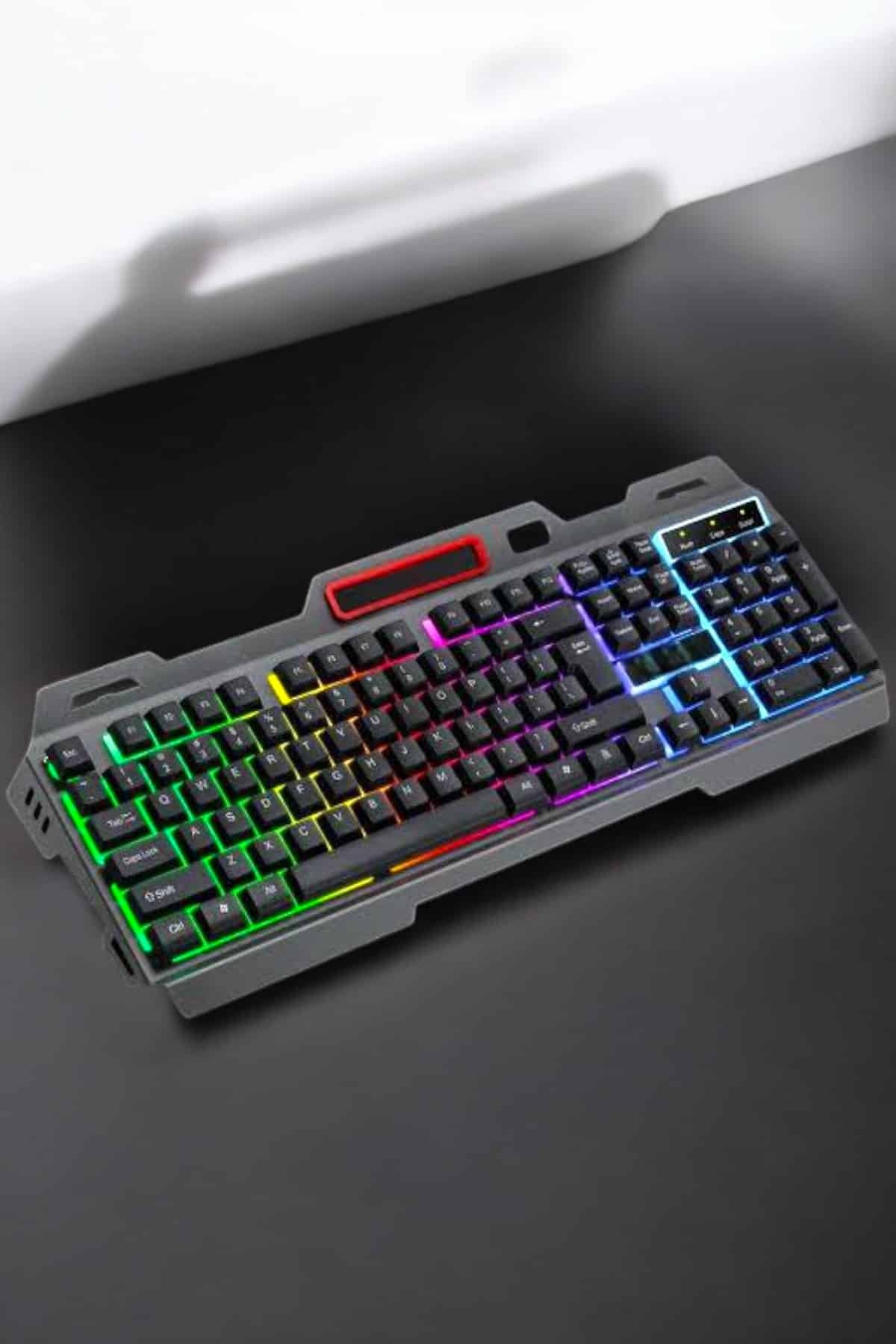 WhatsApp Gorsel 2025 01 15 Saat 16.00.37 7185bdcc Photoroom 700x1050 Led Işıklı Oyuncu Klavye Usb Girişli RGB Işıklı Q Klavye Mouse Hediyeli najmaddin.com oyuncuların ihtiyaç duyduğu hız